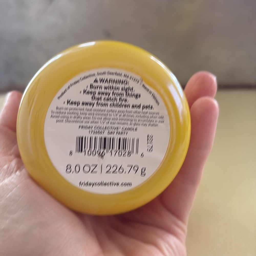 Friday Collective Single Wick Blue Candle DAY PARTY Fragrance l NEW - Picture 3 of 4